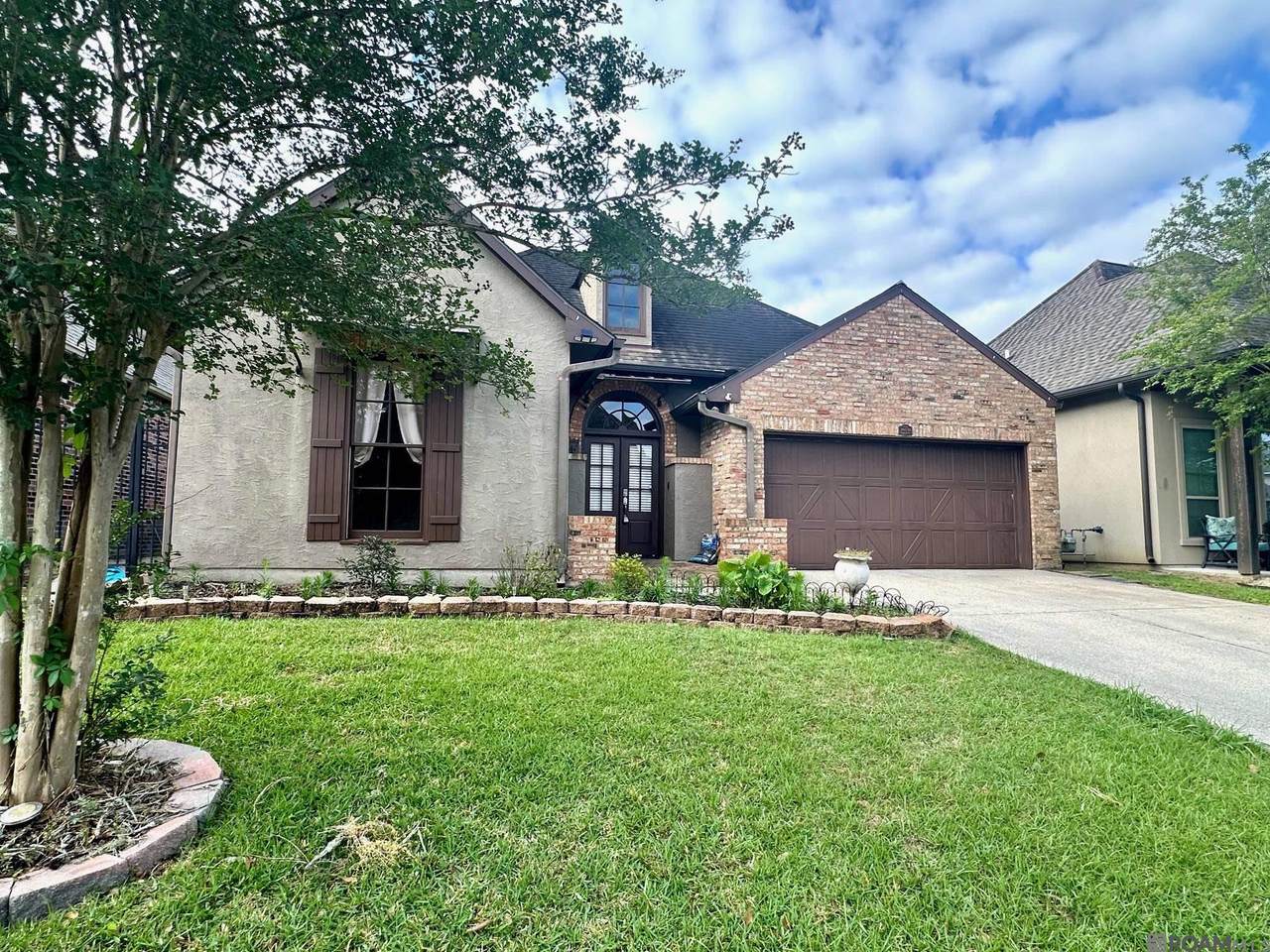 39339 Magazine Ave - Photo 1