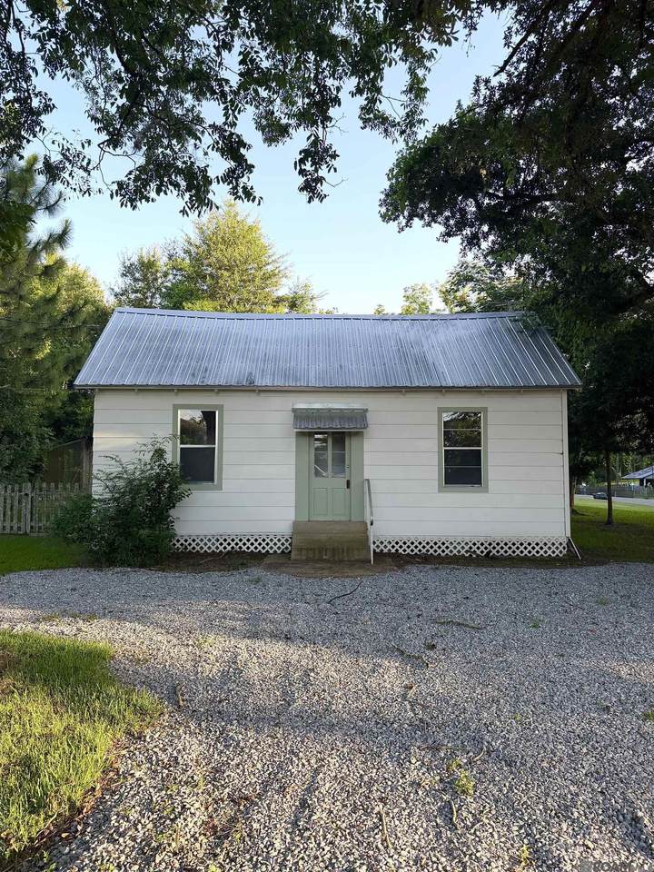 1412 Chestnut St - Photo 1
