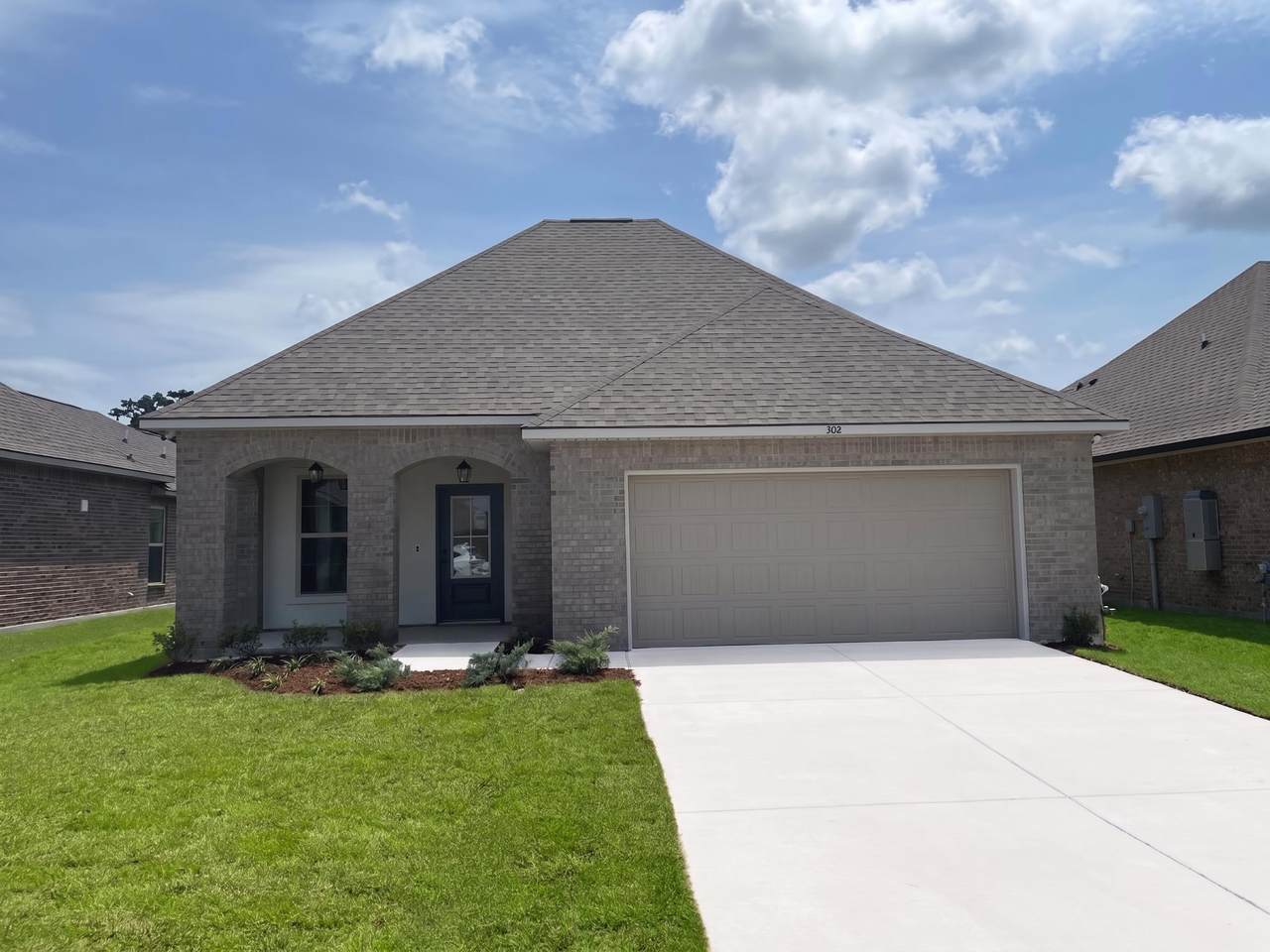 302 Sophie Dr - Photo 1