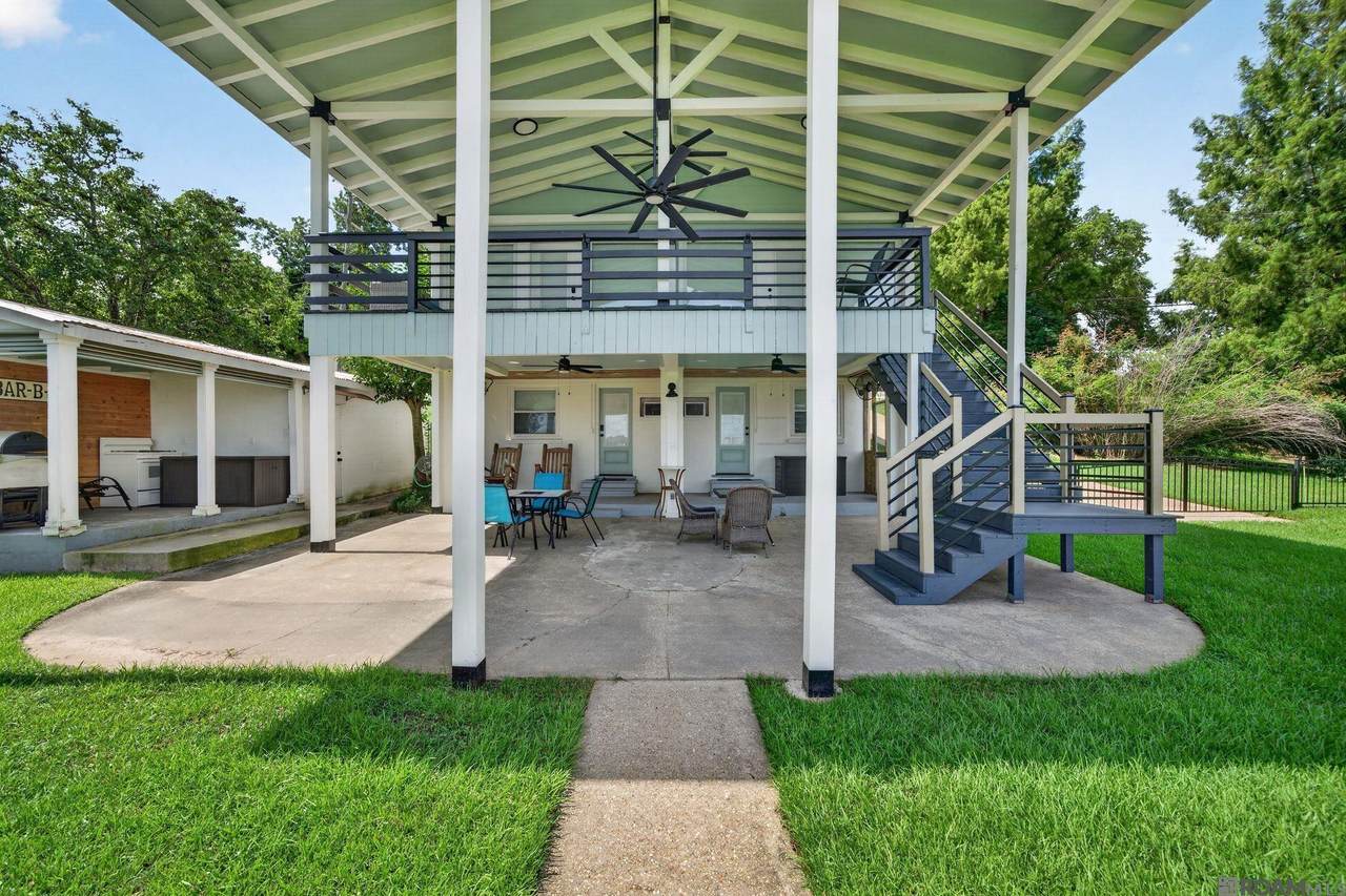 10303 Island Dr - Photo 1