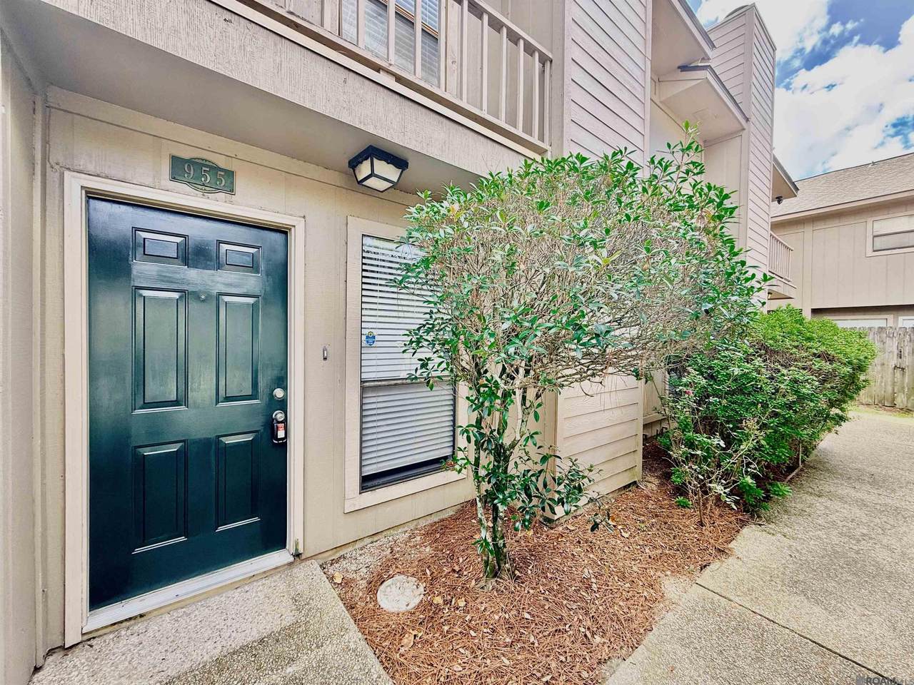 955 Ridgepoint Ct - Photo 1