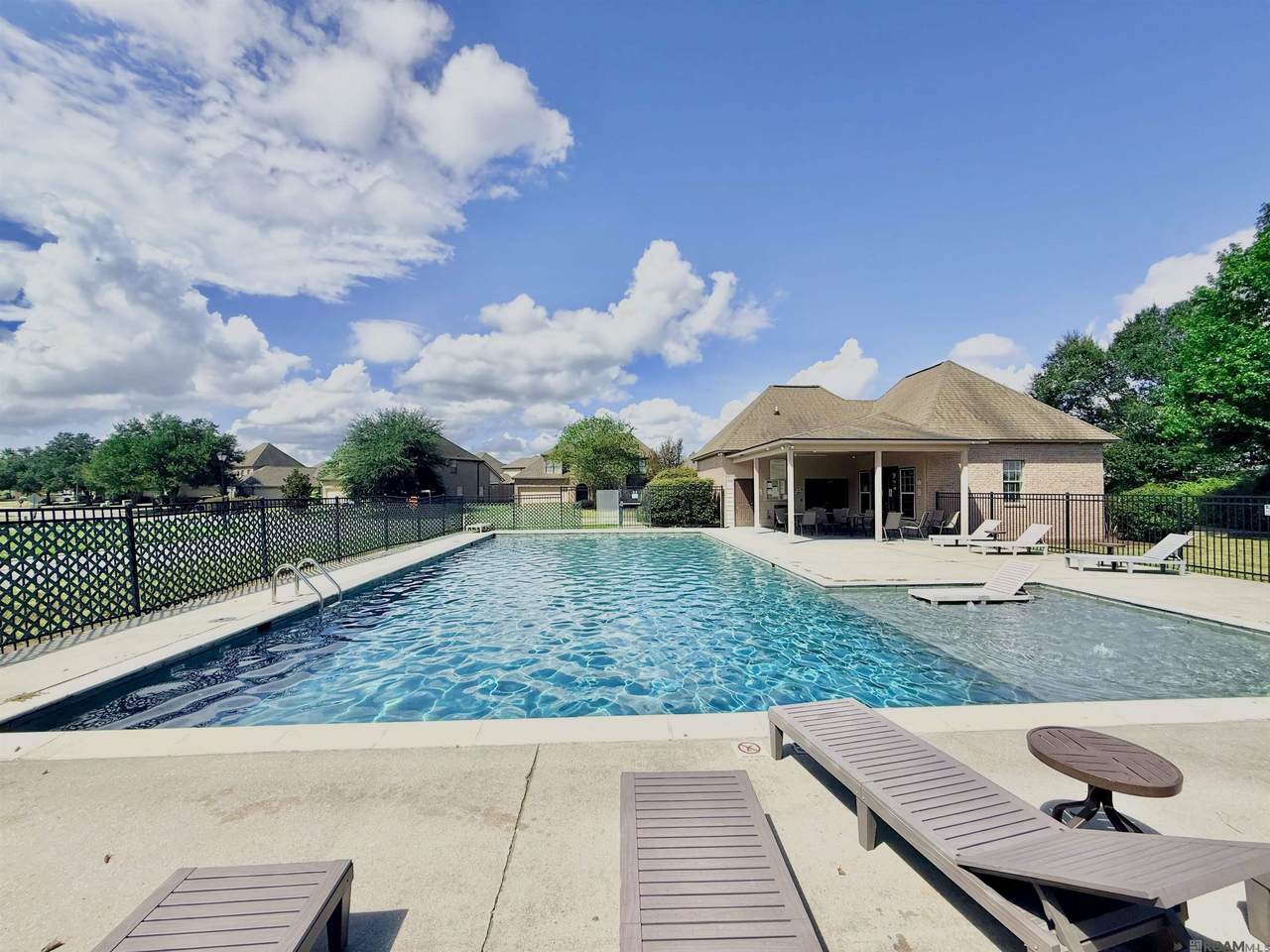 36303 Pine Grove Ct - Photo 1