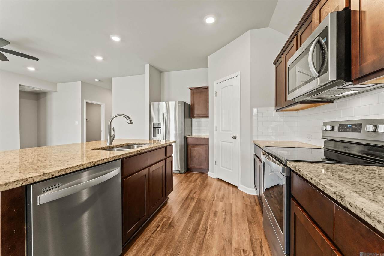 8411 Fairlane Dr - Photo 1