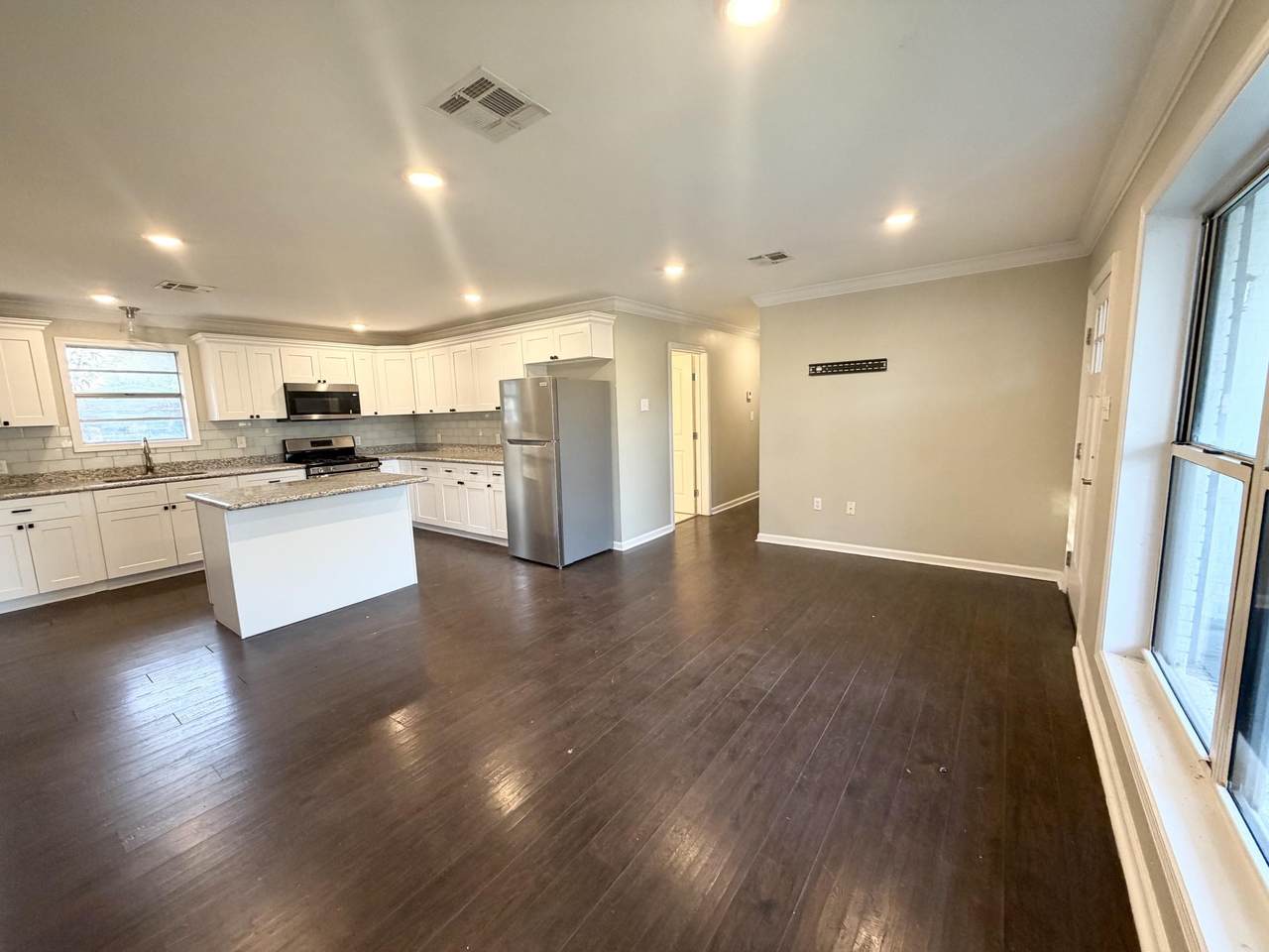 https://bt-photos.global.ssl.fastly.net/batonrouge/1280_boomver_2_2026016819-2.jpg