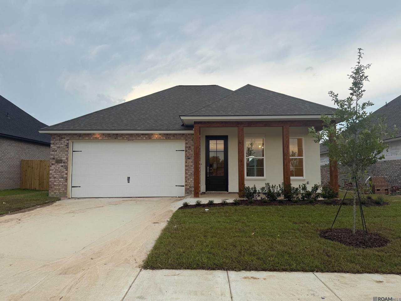 37350 Hereford Street - Photo 1