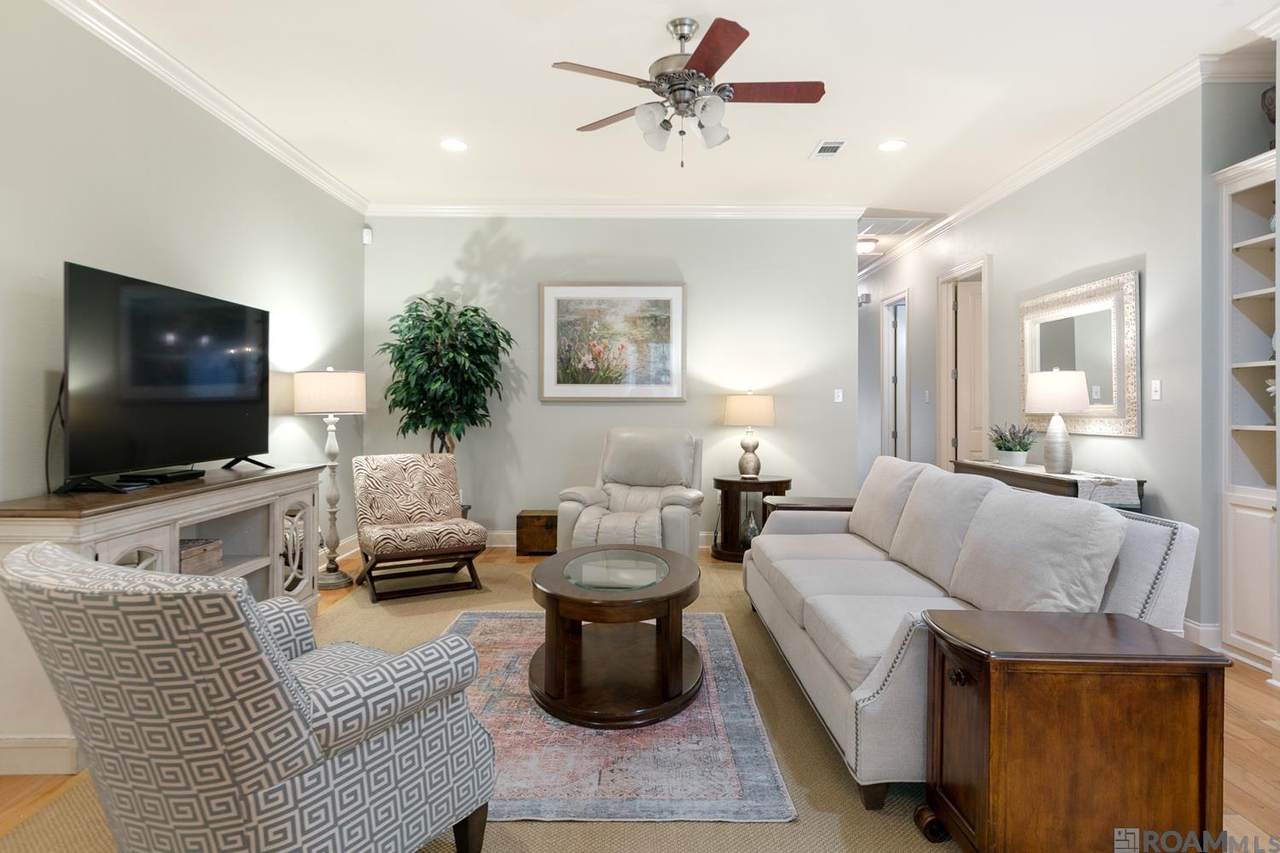 5370 Courtyard Dr - Photo 1