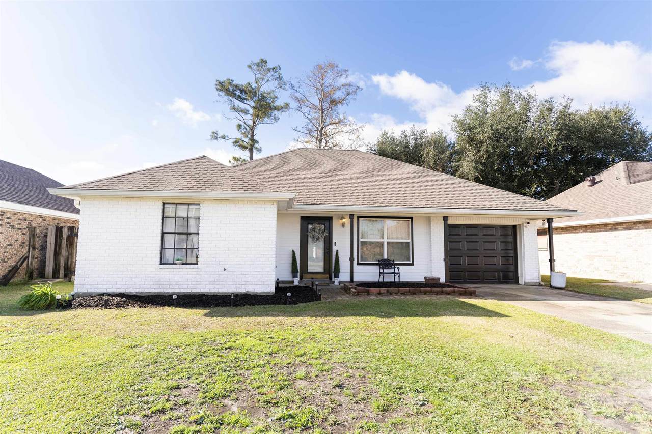 208 Angelle Drive - Photo 1