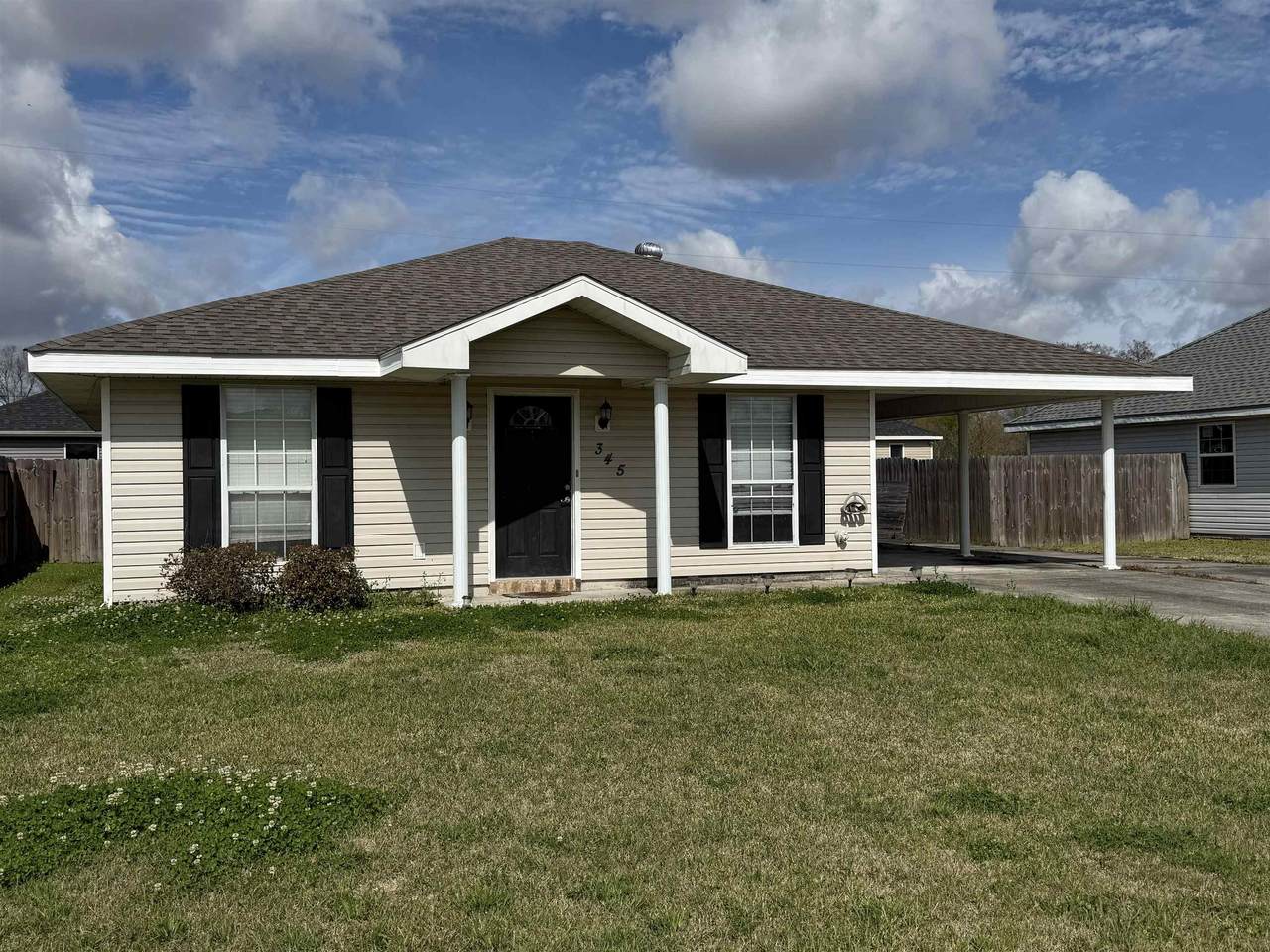 345 Robyn Street - Photo 1