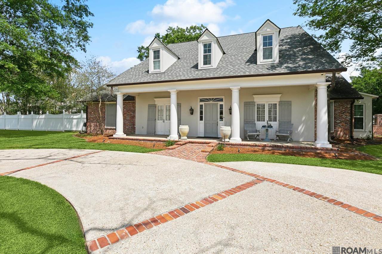 10152 Vignes Rd - Photo 1