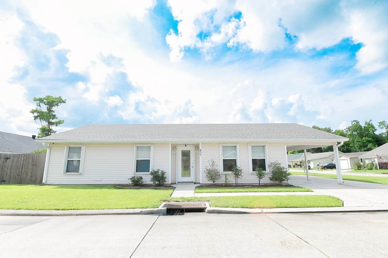 437 Tanglewood - Photo 1