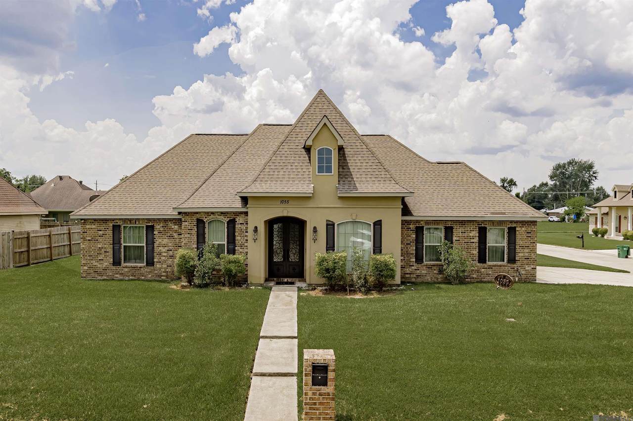 1055 Ezidore Drive - Photo 1