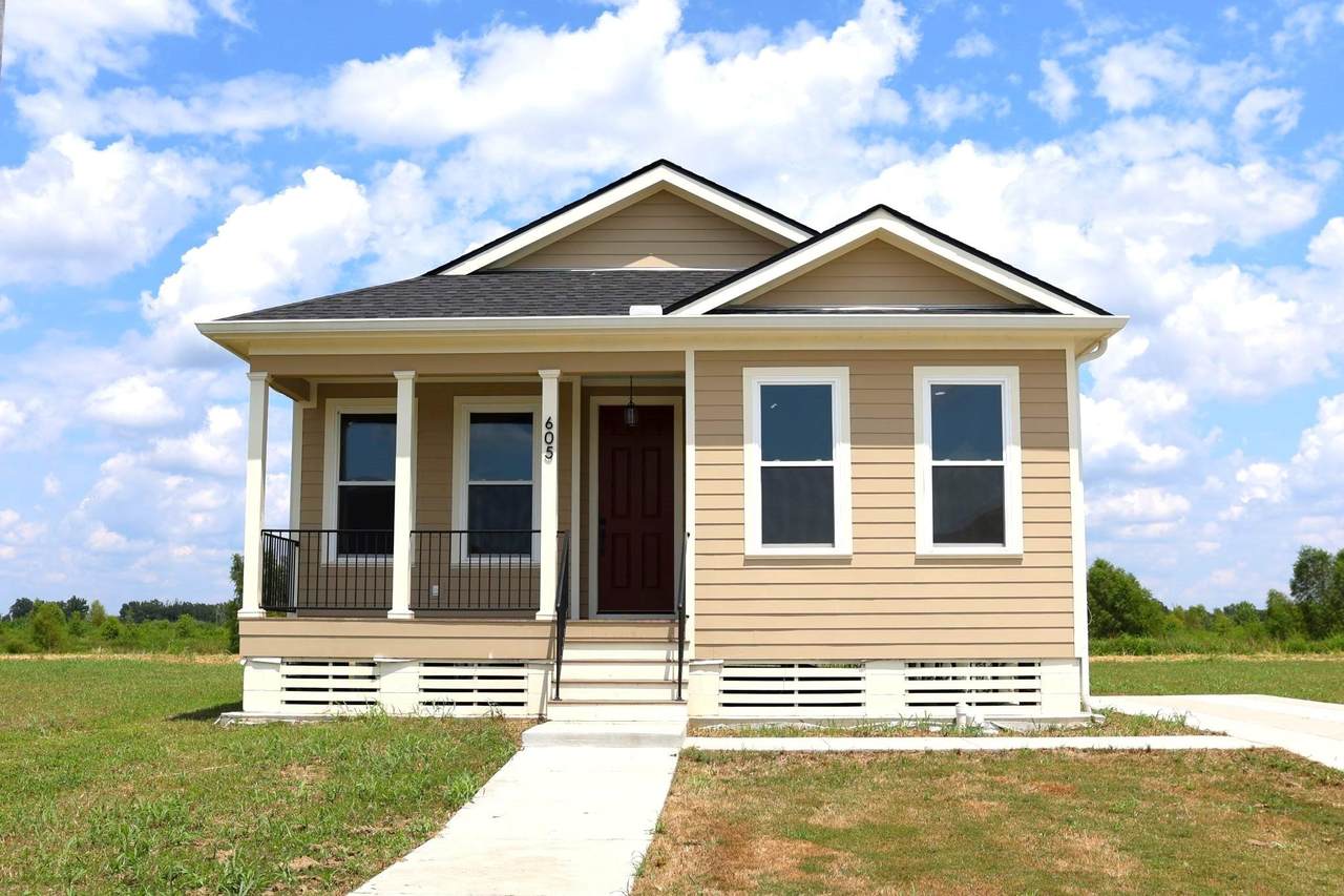 605 Jean Charles Boulevard - Photo 1