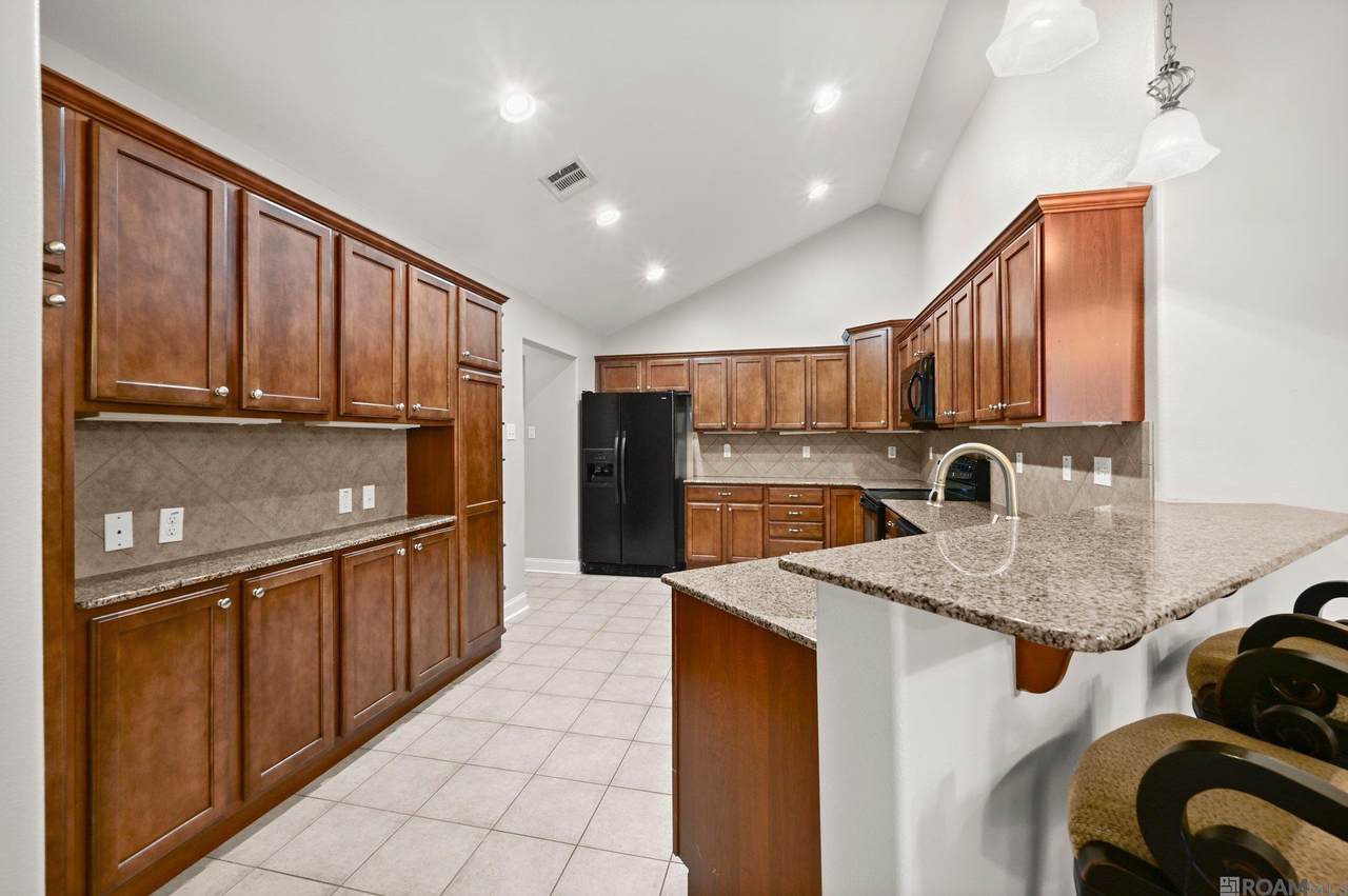 7111 Village Charmant - Photo 1