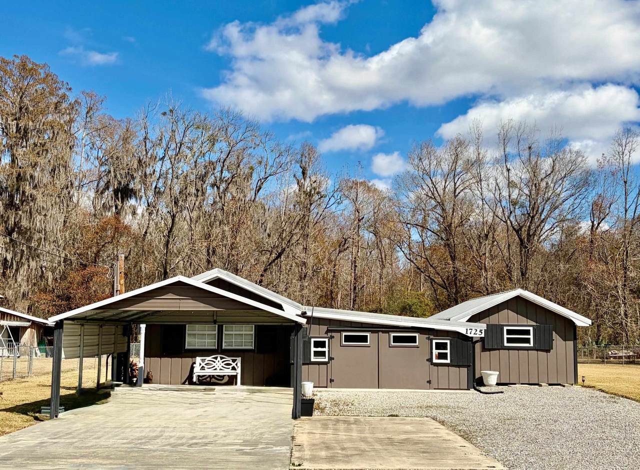 1725 Highway 307 - Photo 1