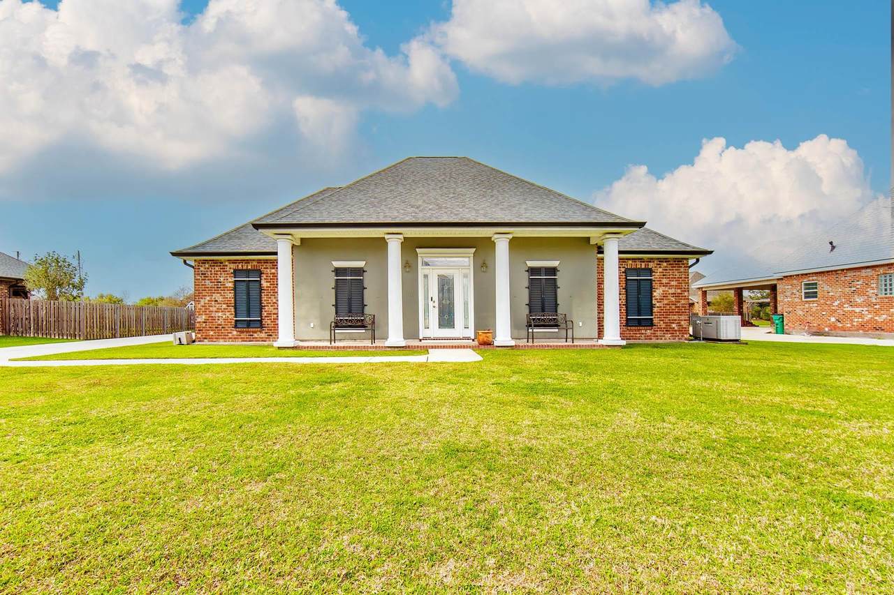 308 Meadow View Court - Photo 1