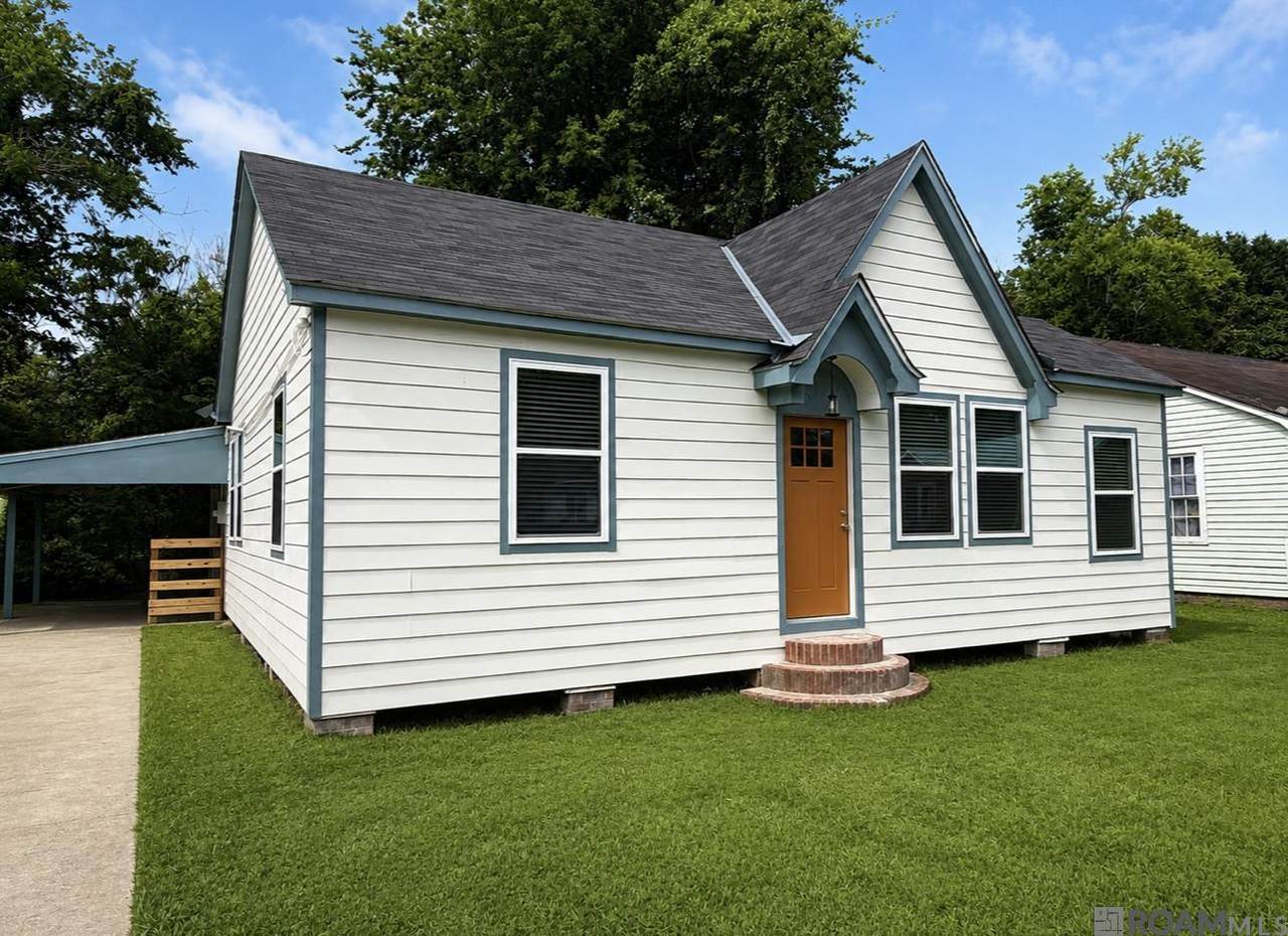 2645 Seneca St - Photo 1