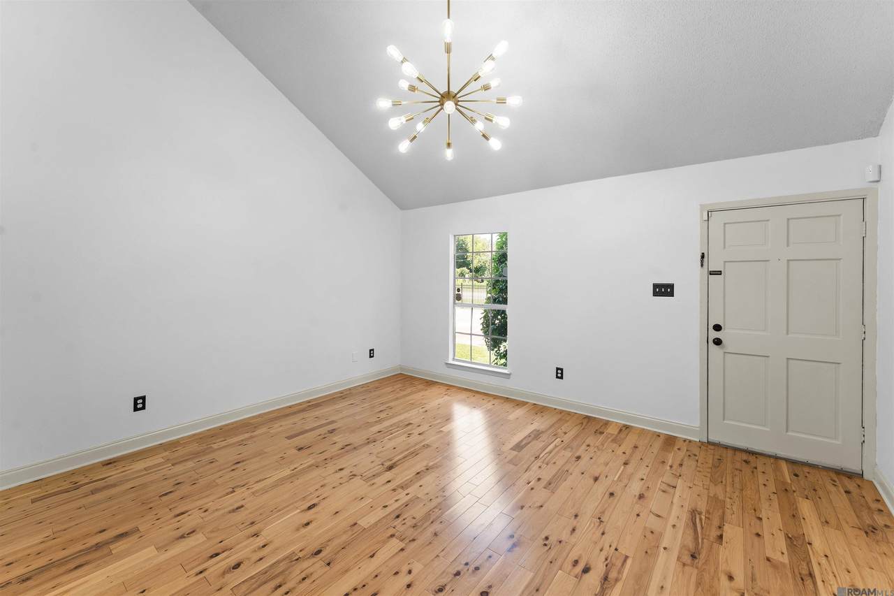 402 Lee Drive - Photo 1
