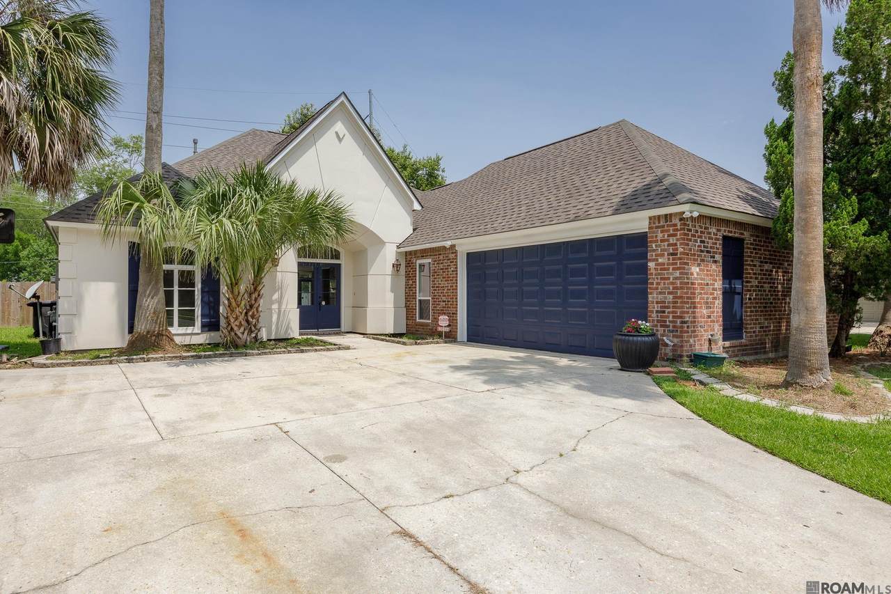 10417 Oakline Dr - Photo 1