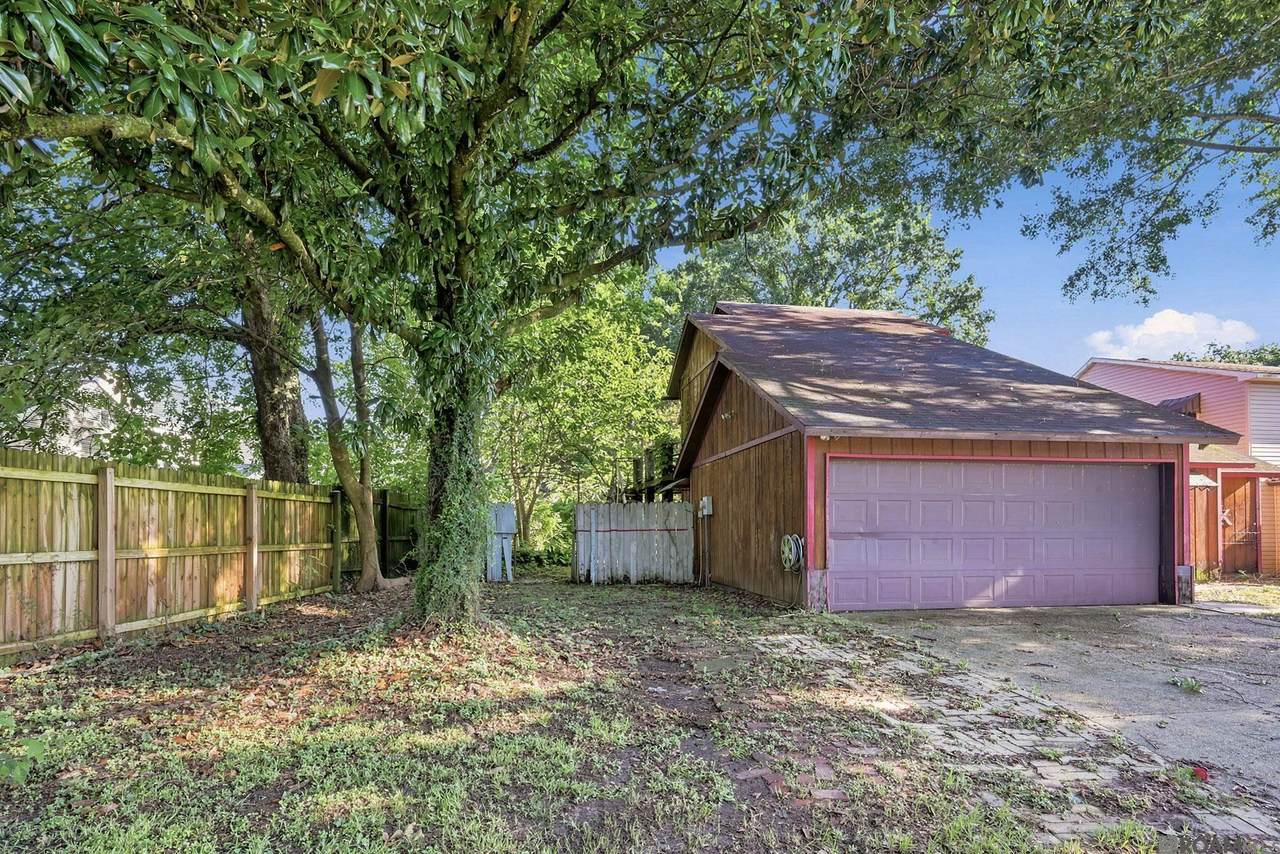 1883 Stonegate Ct - Photo 1