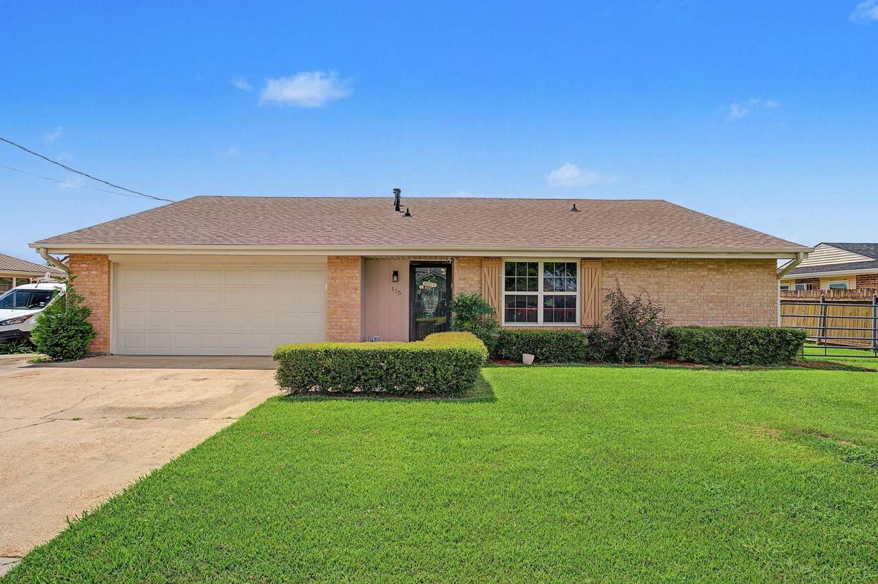115 Elm Dr - Photo 1