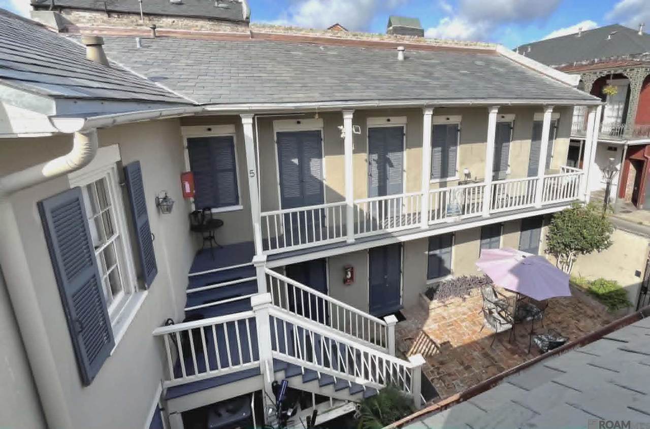 940 Orleans Ave - Photo 1