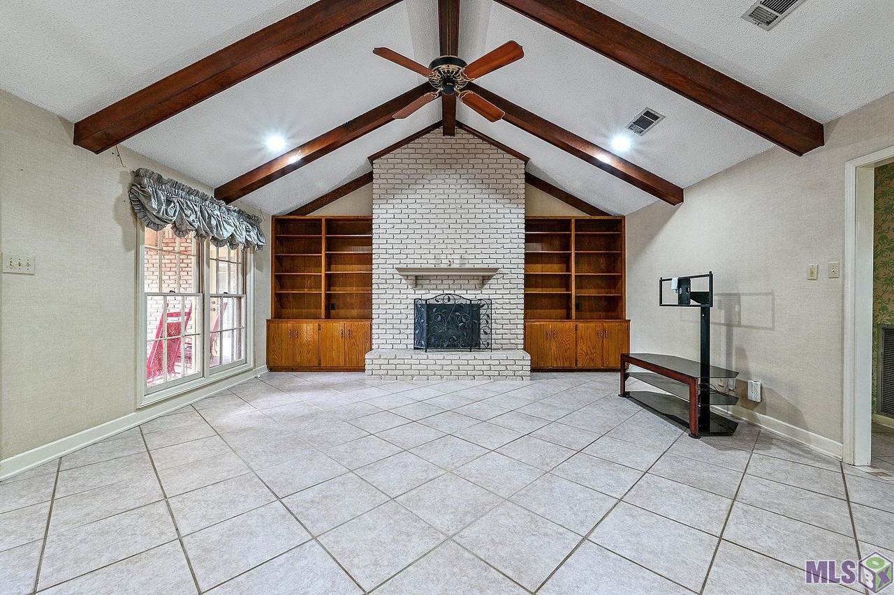 12214 Lake Sherwood Ave - Photo 1