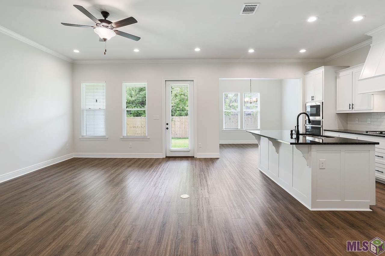 9106 Magnolia View Dr - Photo 1