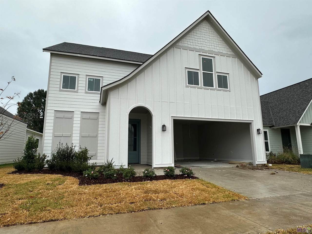 9105 Magnolia View Dr - Photo 1