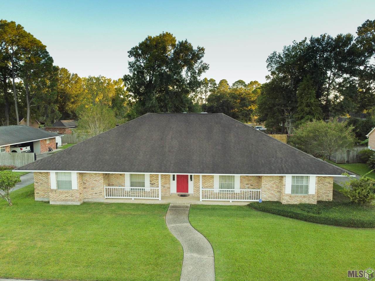 5606 Valley Forge Ave - Photo 1