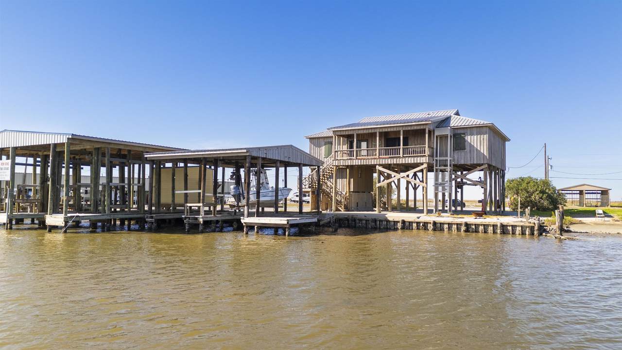 7739 Waterfront Dr - Photo 1