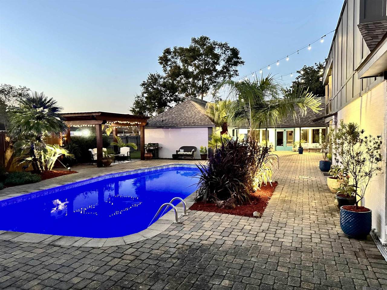 12326 Lake Sherwood Ave - Photo 1