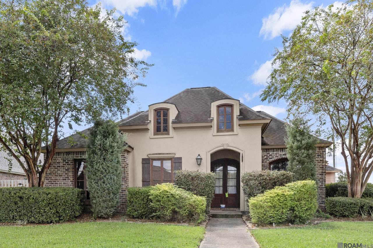 2058 Pointe South Dr - Photo 1