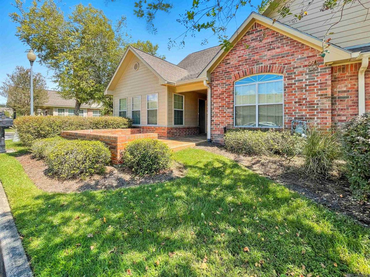 7111 Village Charmant - Photo 1