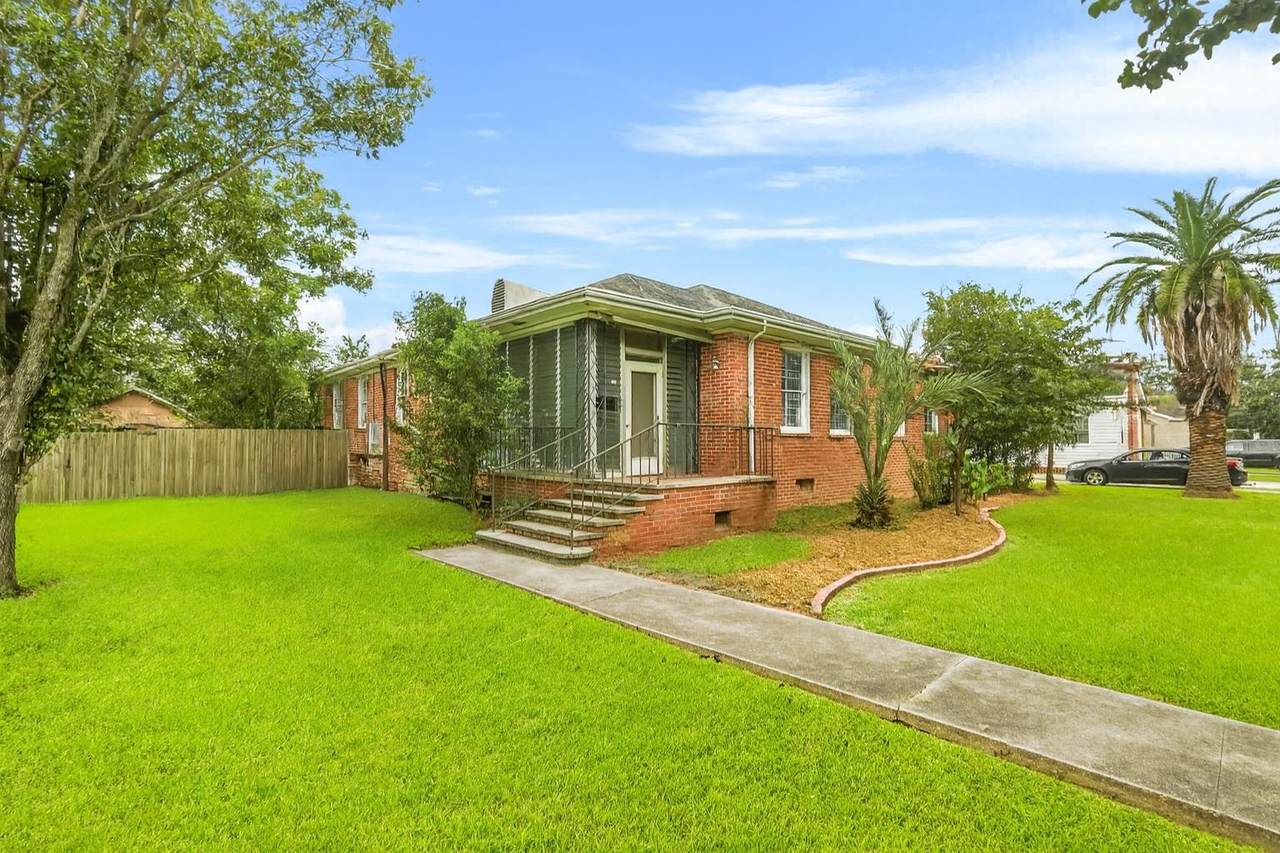 122 Suthon Avenue - Photo 1