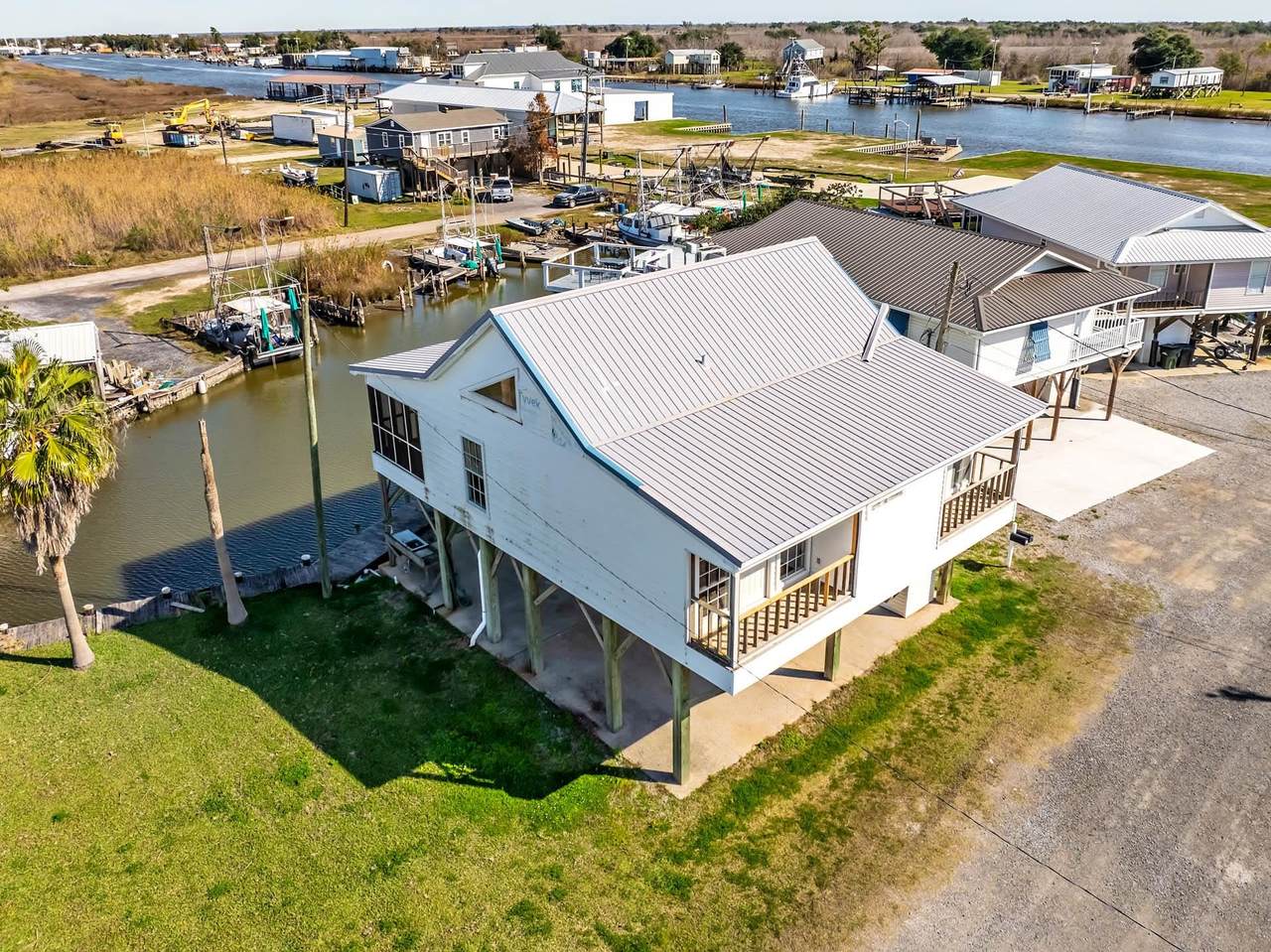 162 Trosclair Ln - Photo 1