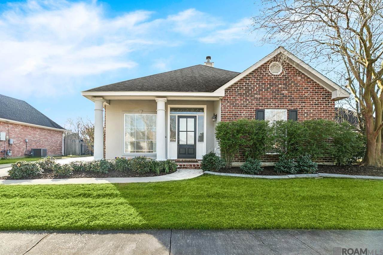 10434 Springbrook Ave - Photo 1