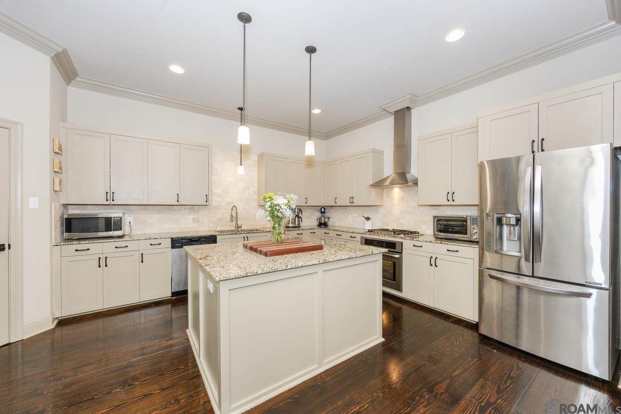 8274 Seville Ct - Photo 1