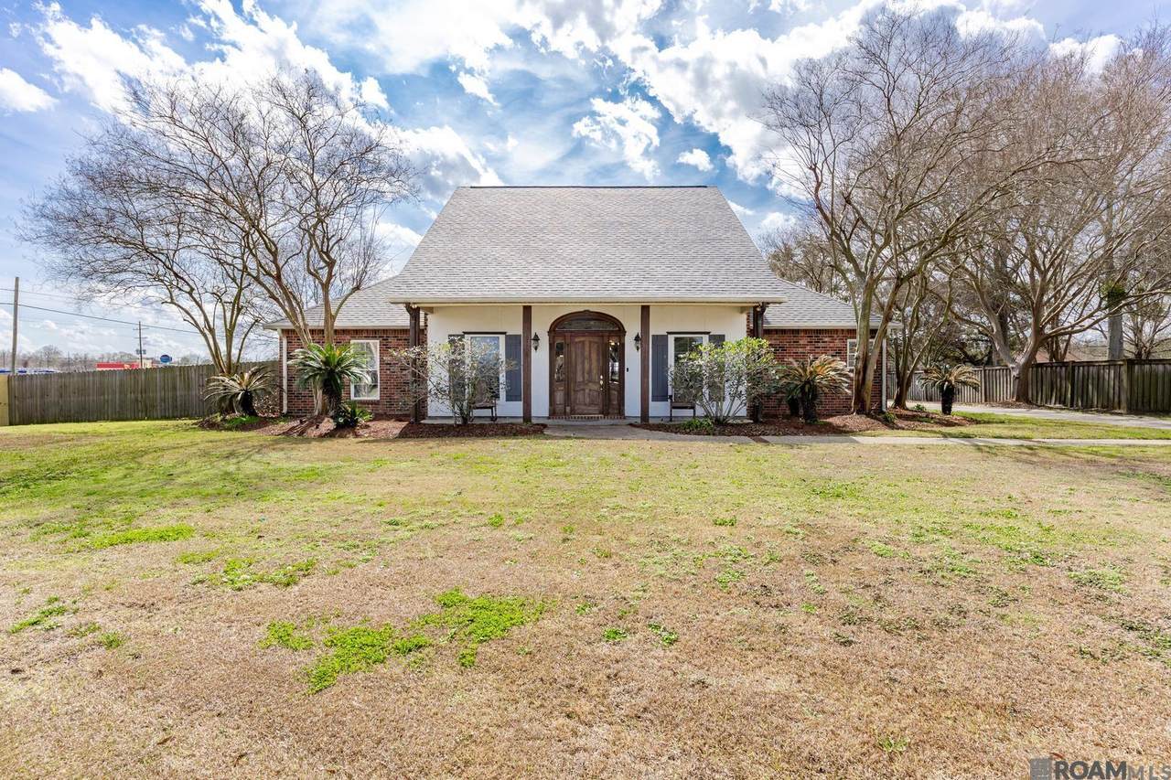 2101 Brittany Dr - Photo 1