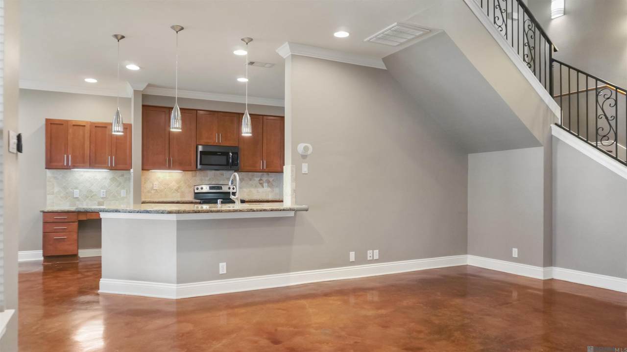 8000 Stonelake Village Ave - Photo 1