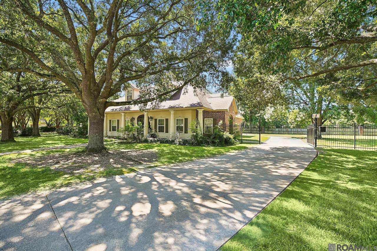 1201 Mills Pointe Dr - Photo 1
