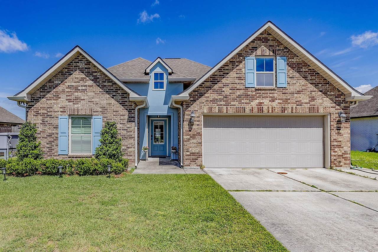 221 Carriage Way - Photo 1