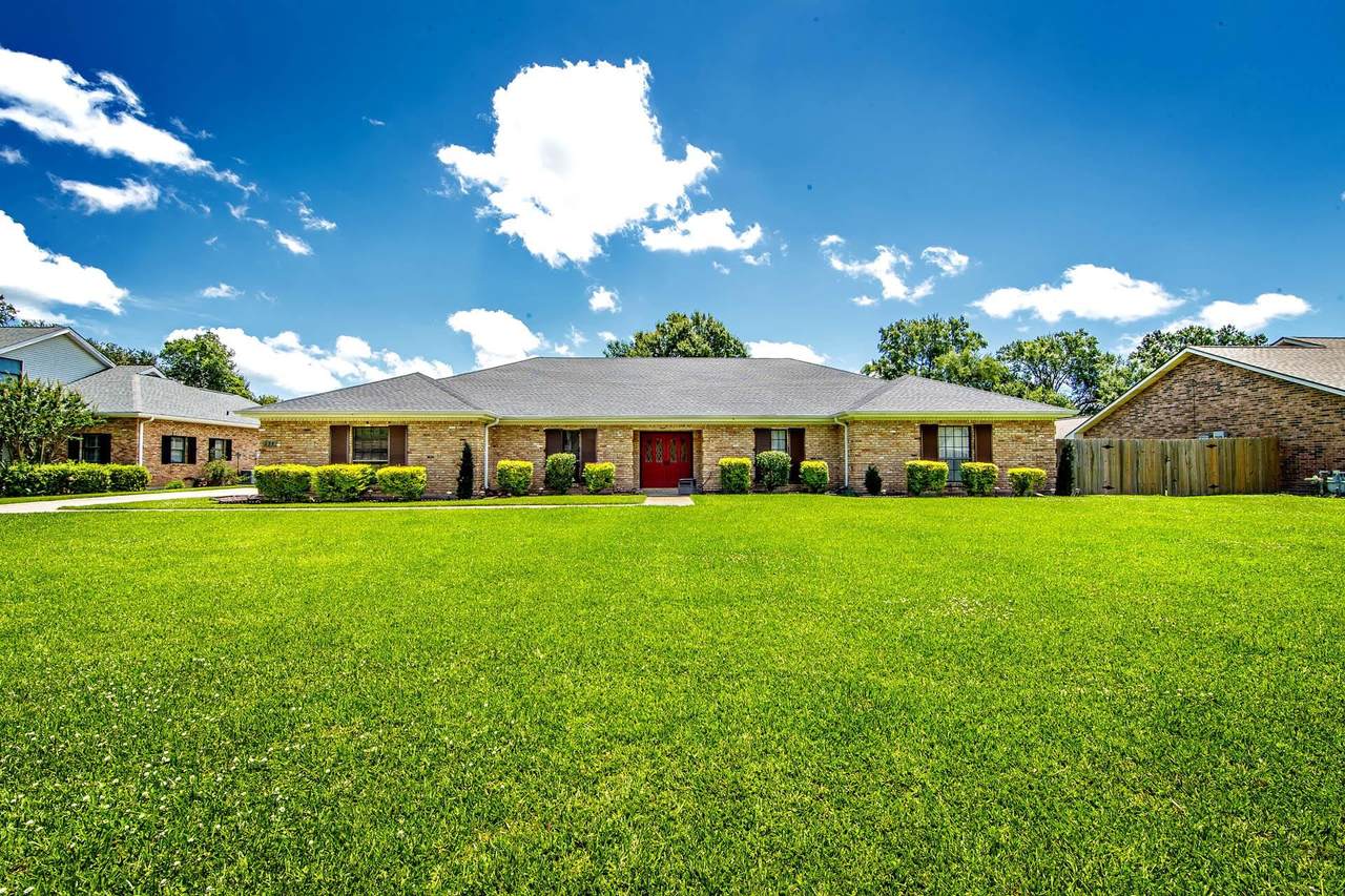 235 Rienzi Drive - Photo 1