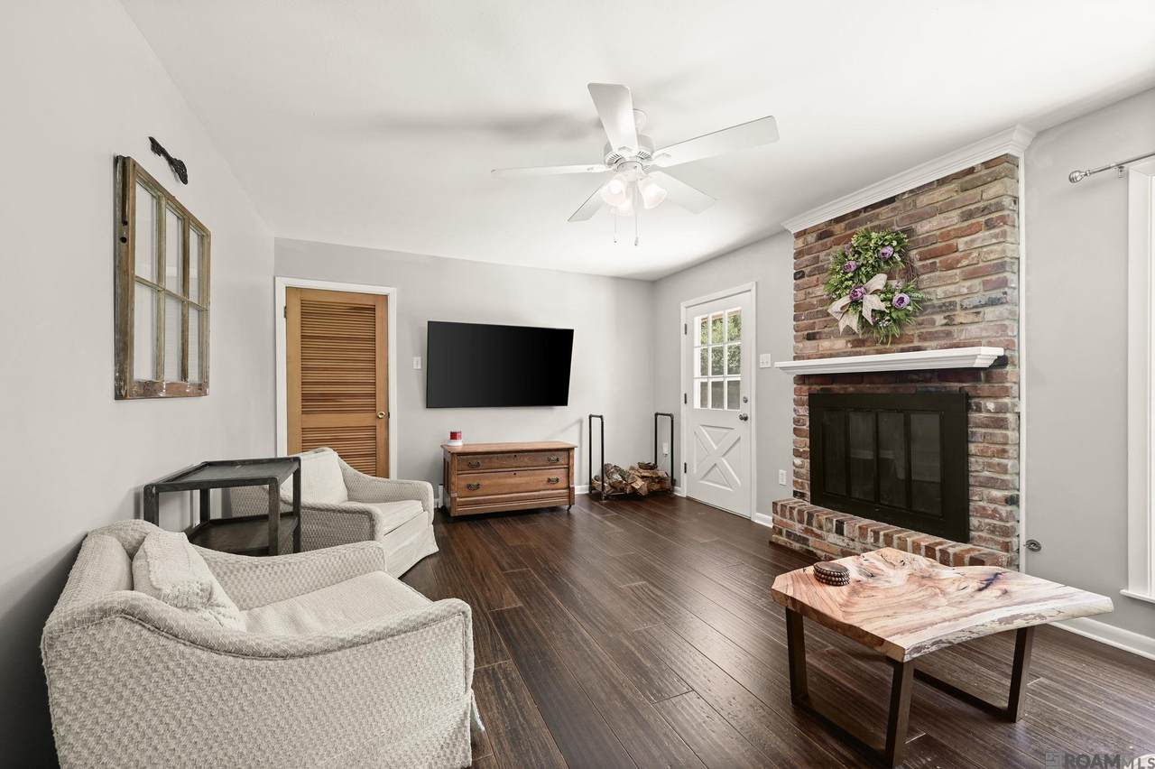 1085 Braeburn Dr - Photo 1