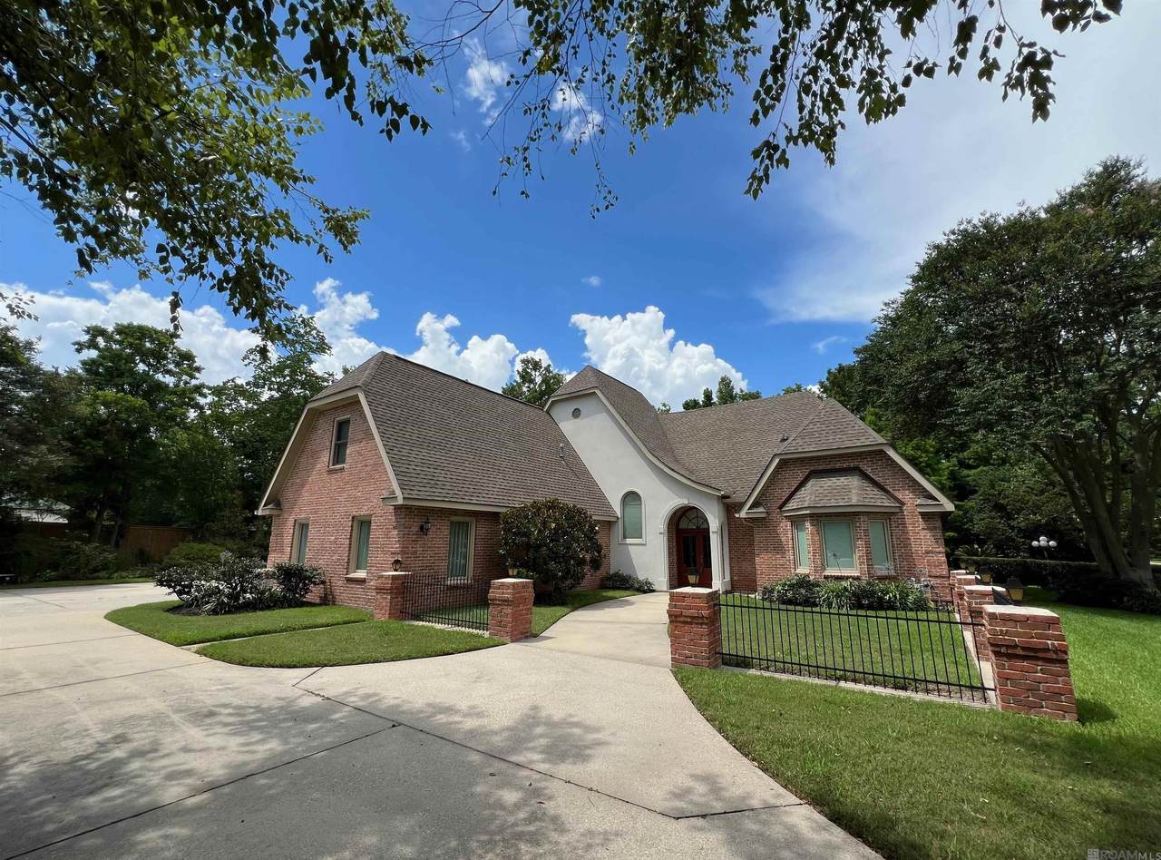 8118 Oakbrook Dr - Photo 1