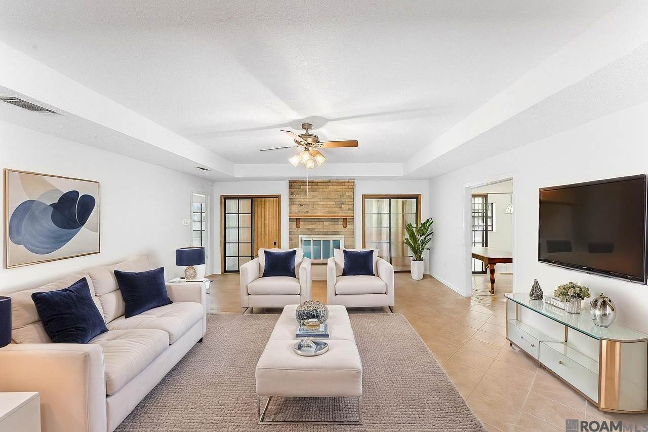 966 Landwood Dr - Photo 1