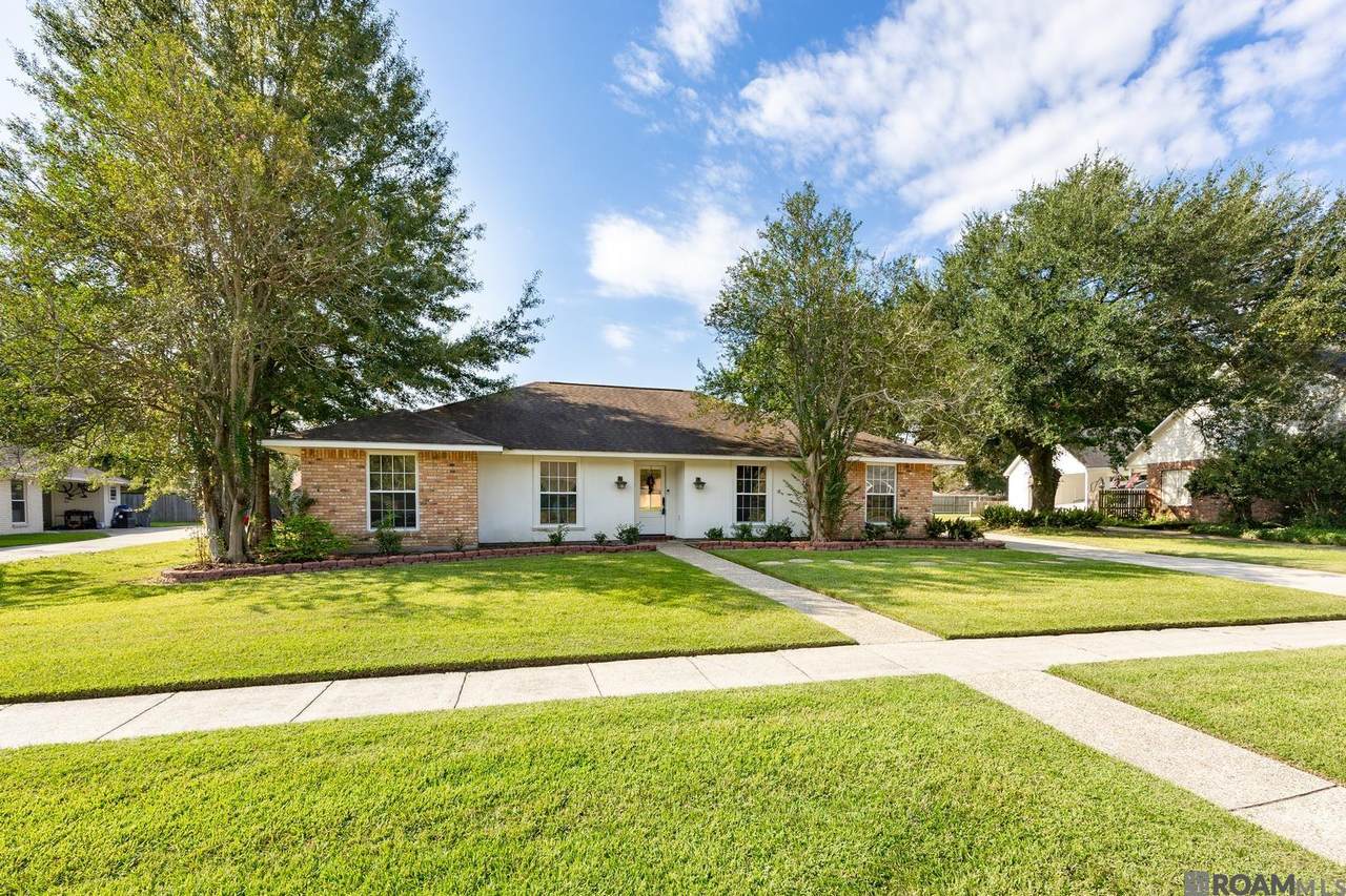 10606 Landsbury Ave - Photo 1