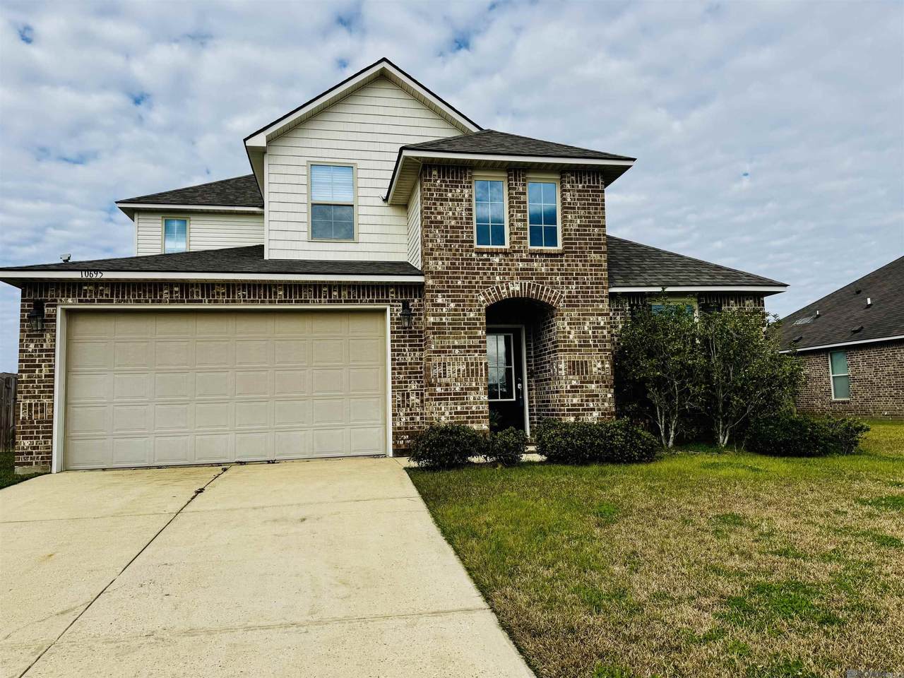 10695 Dodger Dr - Photo 1