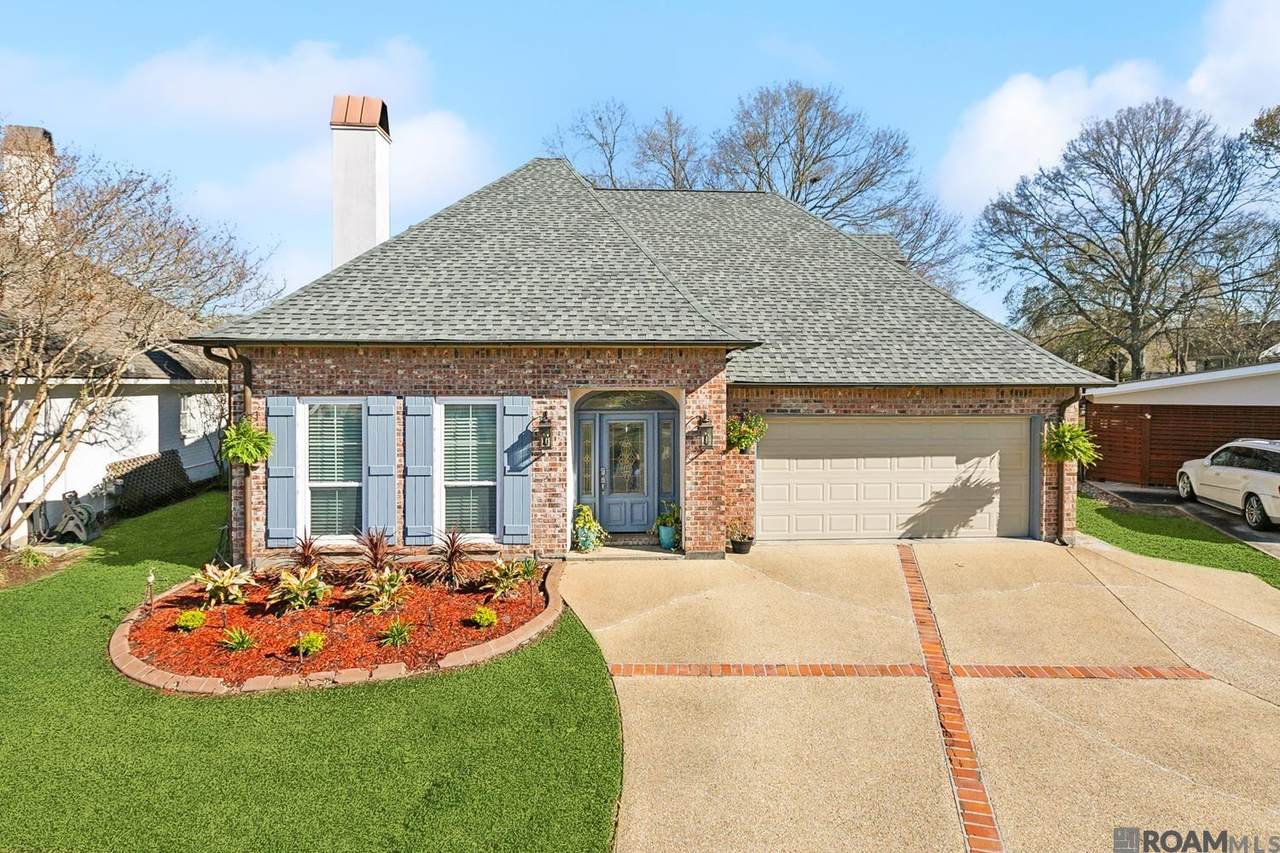 12053 Foxshire Ct - Photo 1