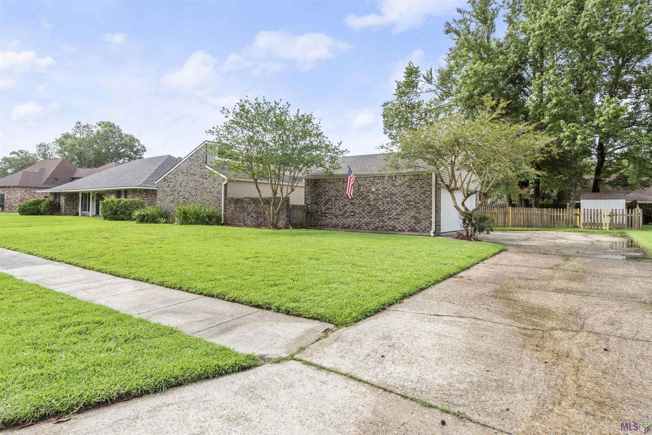 15812 Stillwater Ave - Photo 1