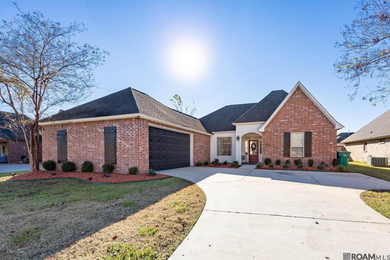 4077 Shady Ridge Ave - Photo 1